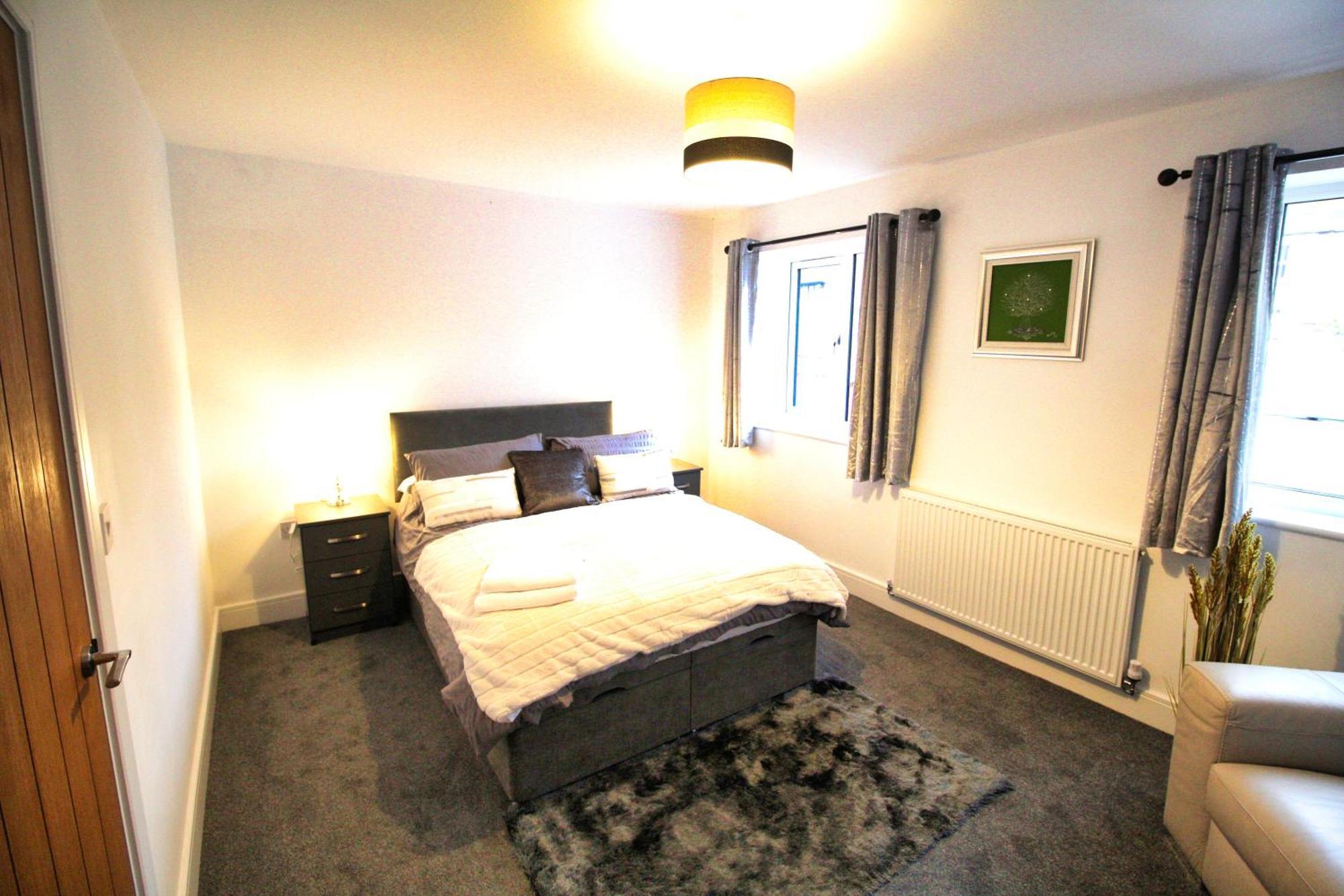 Rotherham - Rawmarsh - Great Customer Feedback - 2 Bed Bungalow - New Build - High End Furnishings - Wheel Chair Accessible - Large Enclosed Garden - Dog Friendly 外观 照片