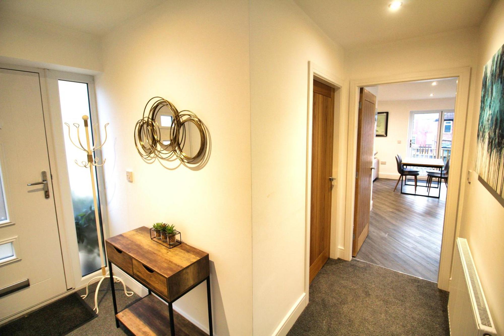 Rotherham - Rawmarsh - Great Customer Feedback - 2 Bed Bungalow - New Build - High End Furnishings - Wheel Chair Accessible - Large Enclosed Garden - Dog Friendly 外观 照片